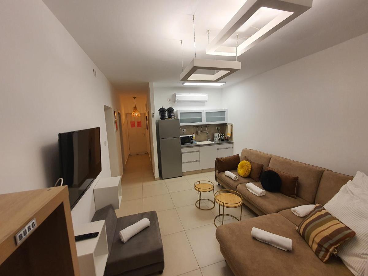 Barak Royal Suites 52 Garden - חמש דקות מהים ומהטיילת Eilat Buitenkant foto